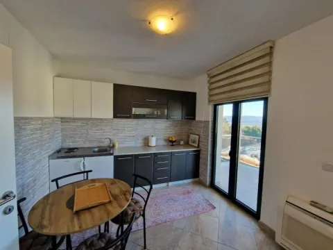 Izdavanje, kuća, 130m², Mrčevac, Tivat - image 7