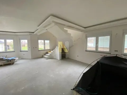 Prodaja, kuća, 304m², Centar, Žabljak - image 11