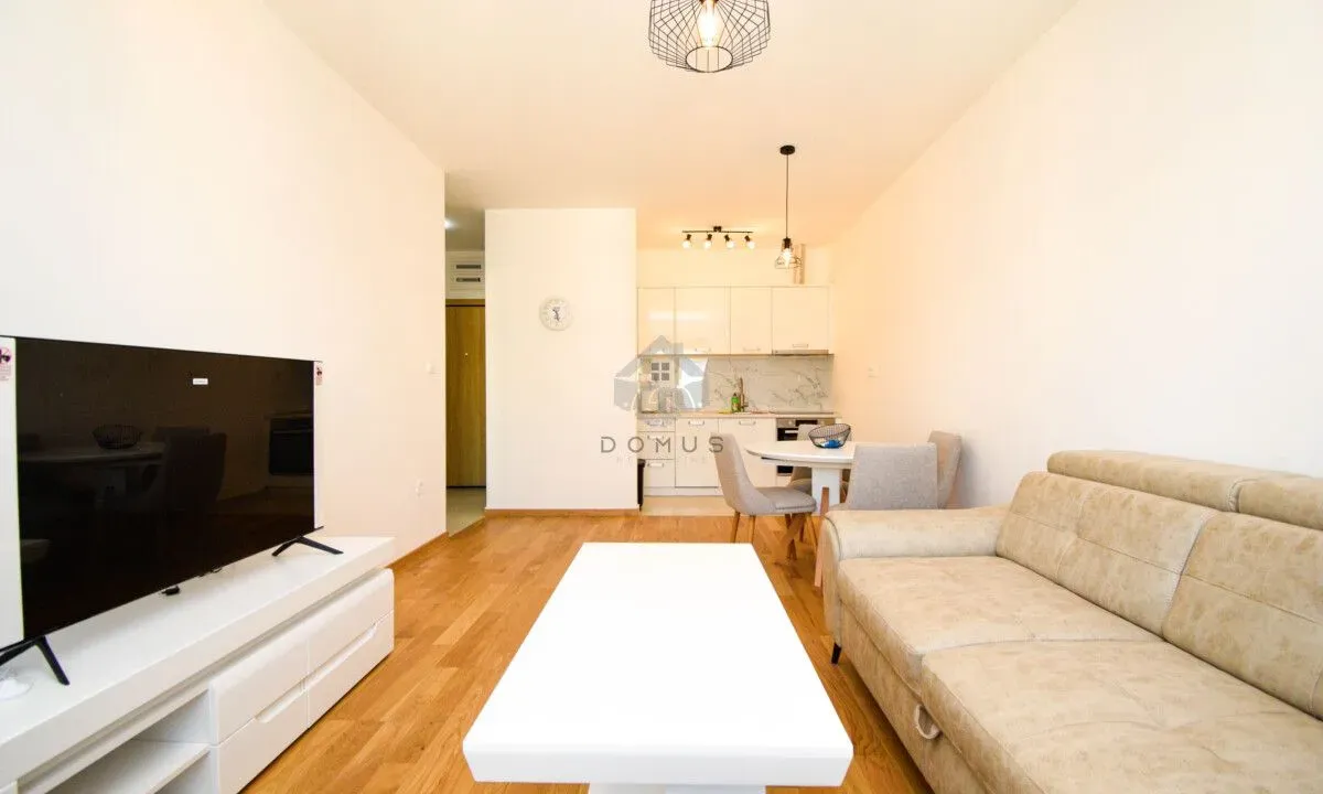 Izdavanje, jednosoban stan, 47m², City Kvart, Podgorica