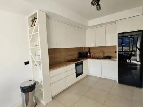 Prodaja, trosoban stan, 100m², Dobrota, Kotor - image 4