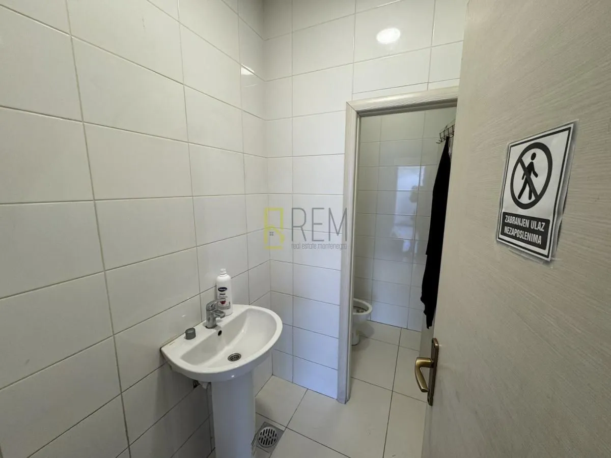 Rent, office space, 226m², Preko Morače, Podgorica