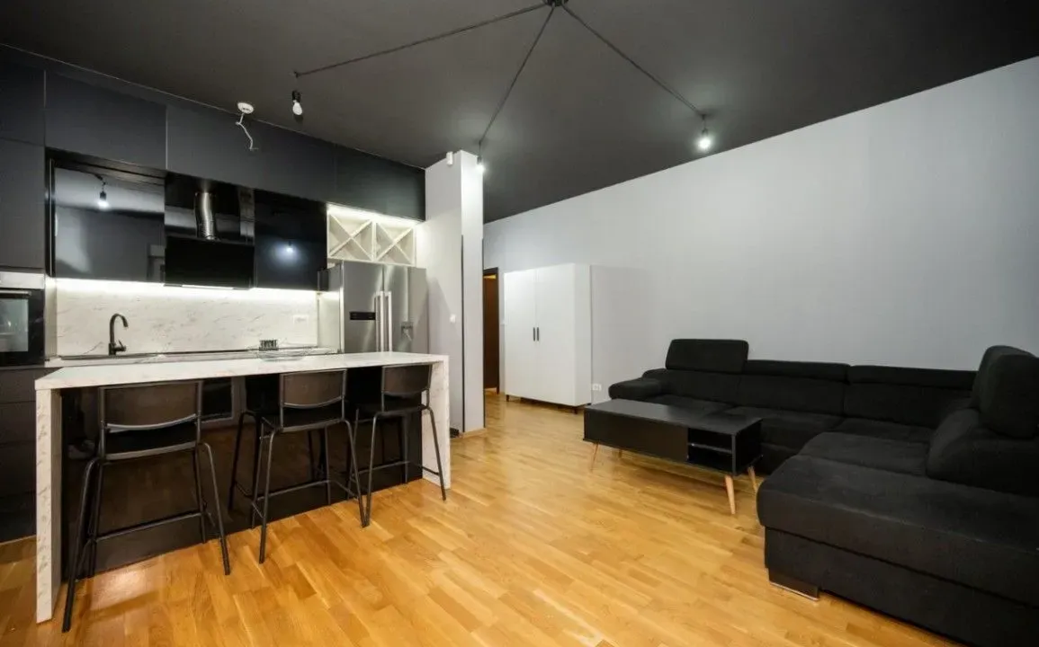 Izdavanje, jednosoban stan, 63m², Momišići, Podgorica