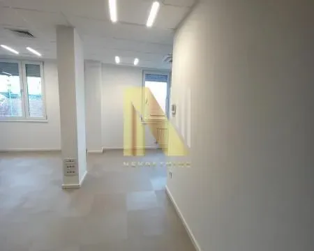 Izdavanje, poslovni prostor, 259m², Bulevar Evrope, Novi Sad Sve Podlokacije - image 2