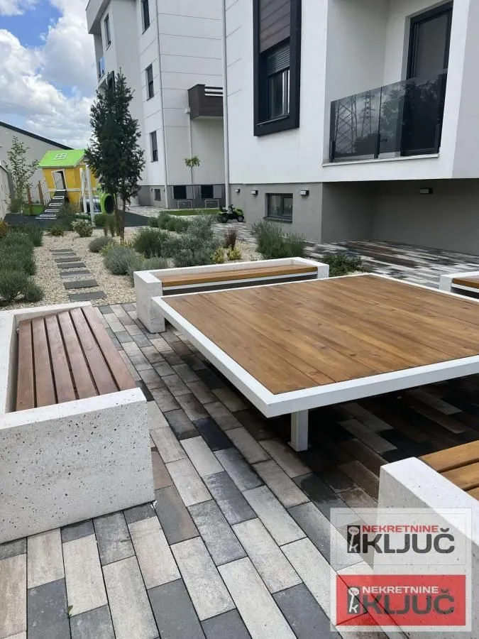 Prodaja, četvorosoban stan, 130m², Novo naselje, Novi Sad