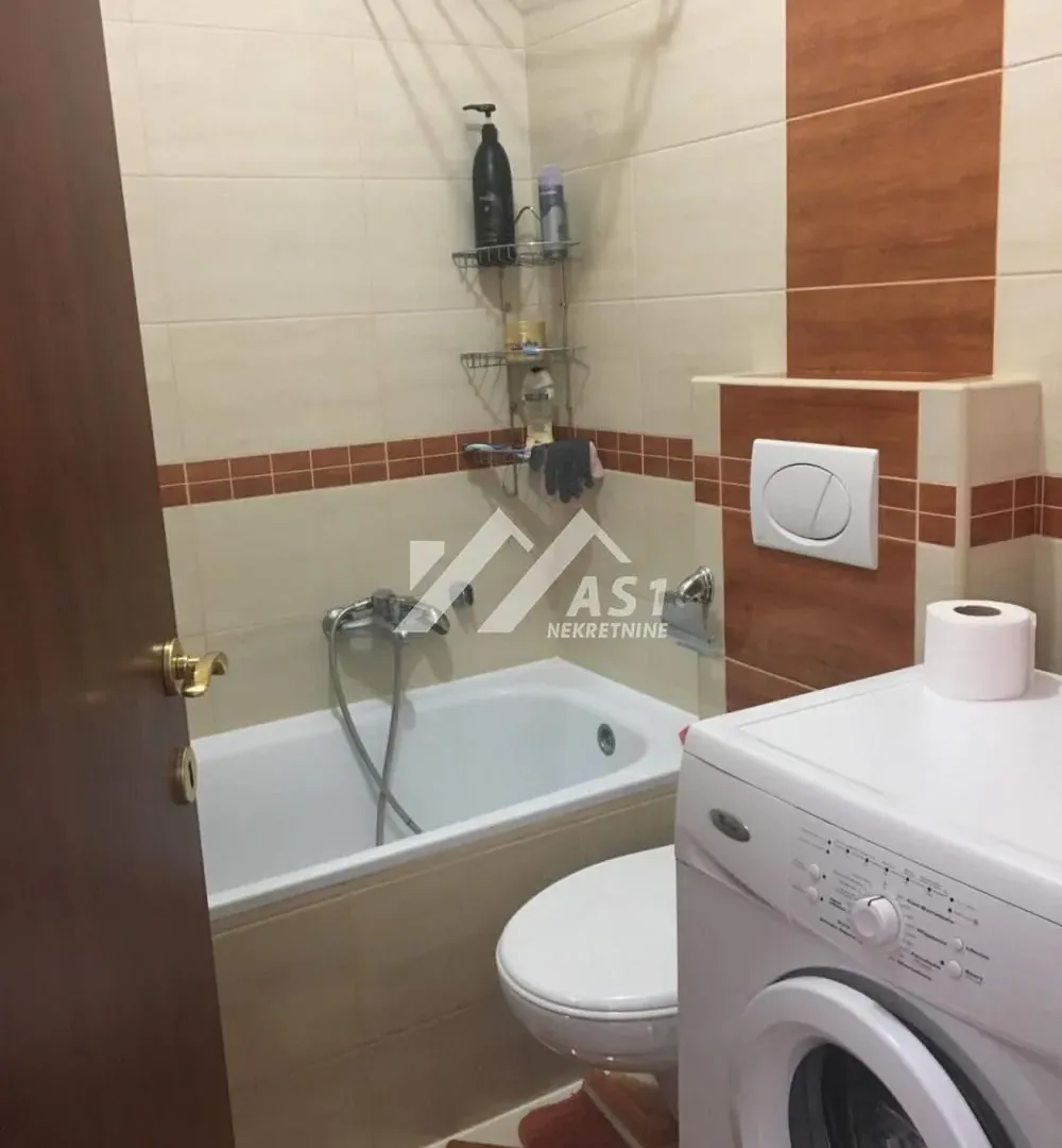 Izdavanje, stan, 25m², Grbavica, Novi Sad Sve Podlokacije