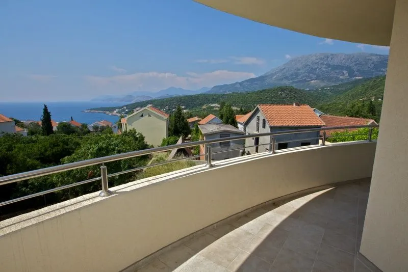 Prodaja, kuća, 404m², Utjeha, Bar