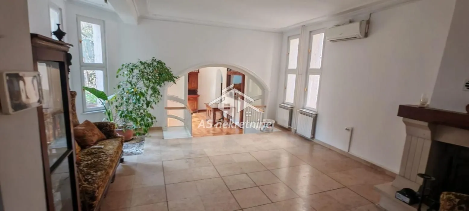 Rent, house, 260m², Neimar, Vračar Sve Podlokacije
