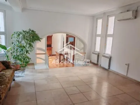 Izdavanje, kuća, 260m², Neimar, Vračar Sve Podlokacije - image 45
