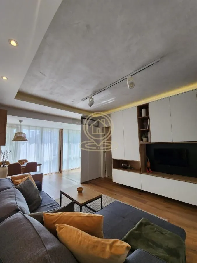 Izdavanje, dvosoban stan, 35m², Kluz, Zvezdara Sve Podlokacije