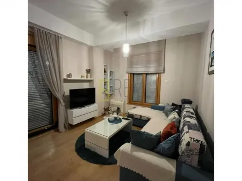 Izdavanje, jednosoban stan, 50m², Centar, Podgorica - image 10