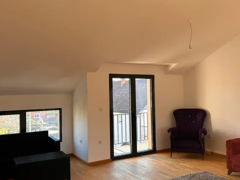 Izdavanje, četvorosoban stan, 150m², Tološi, Podgorica - image 2