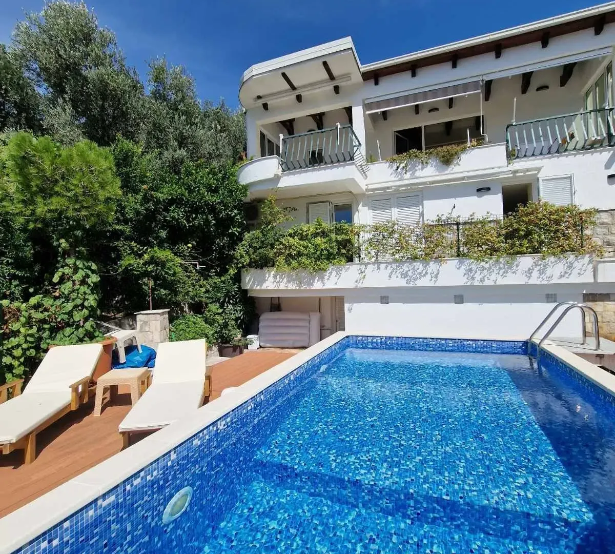 Rent, house, 250m², Sveti Stefan, Budva