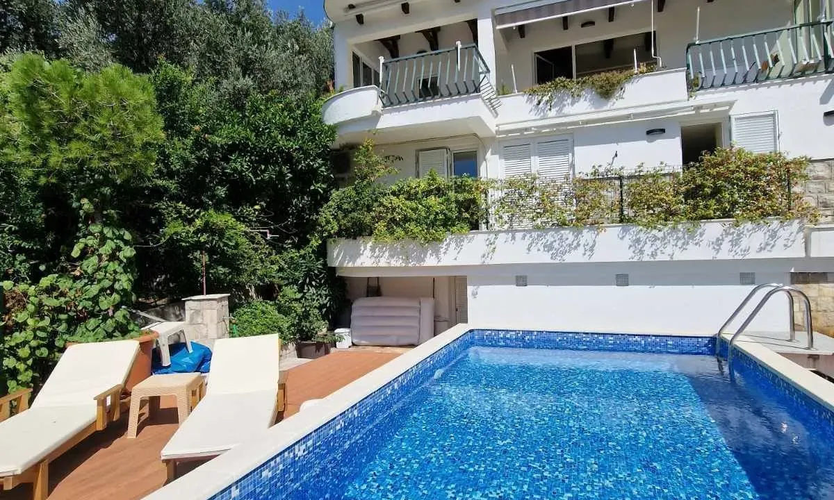 Izdavanje, kuća, 250m², Sveti Stefan, Budva