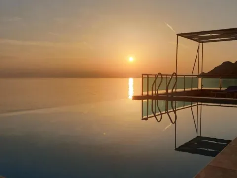 Prodaja, kuća, 377m², Dobre Vode, Bar - image 1