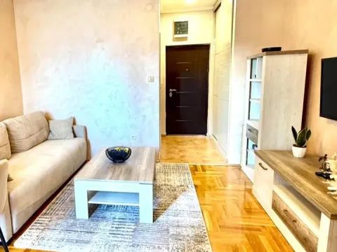 Izdavanje, stan, 30m², Tuški Put, Podgorica - image 4