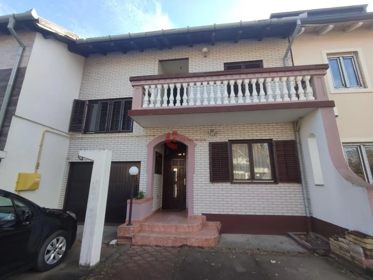 Prodaja, kuća, 268m², Kertvaroš, Subotica