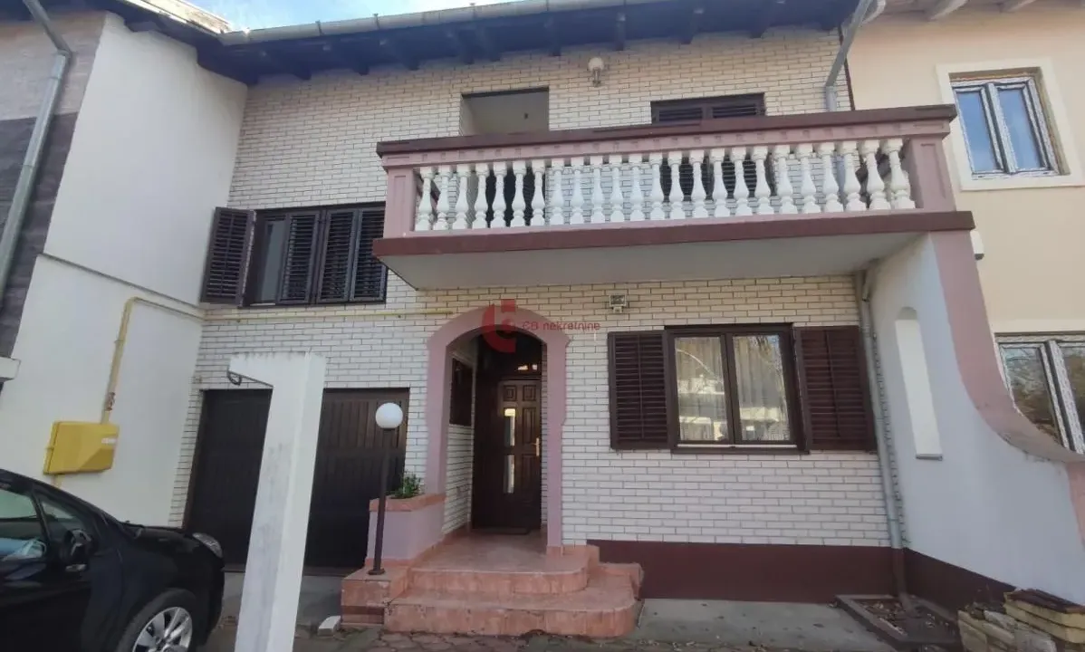 Prodaja, kuća, 268m², Kertvaroš, Subotica