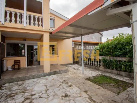 Izdavanje, kuća, 200m², Konik, Podgorica - image 29