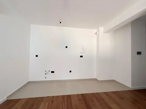 Prodaja, dvosoban stan, 63m², Tološi, Podgorica - image 8