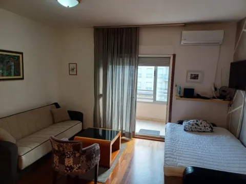 Izdavanje, stan, 35m², City Kvart, Podgorica - image 1