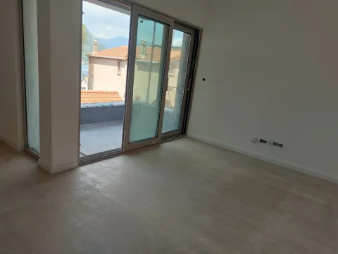 Prodaja, dvosoban stan, 52m², Dobrota, Kotor - image 14