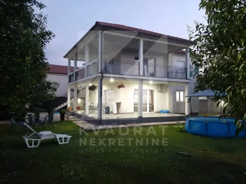 Izdavanje, kuća, 260m², Kokoti, Podgorica - image 3