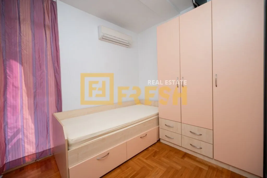 Izdavanje, trosoban stan, 80m², City Kvart, Podgorica