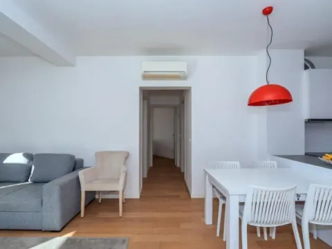 Daily-rent, three bedroom apartment, 75m², Pržno, Budva - image 4