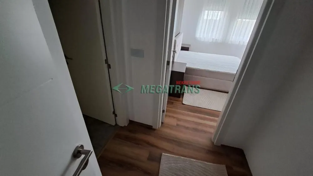 Izdavanje, dvosoban stan, 69m², Železničko Naselje, Subotica