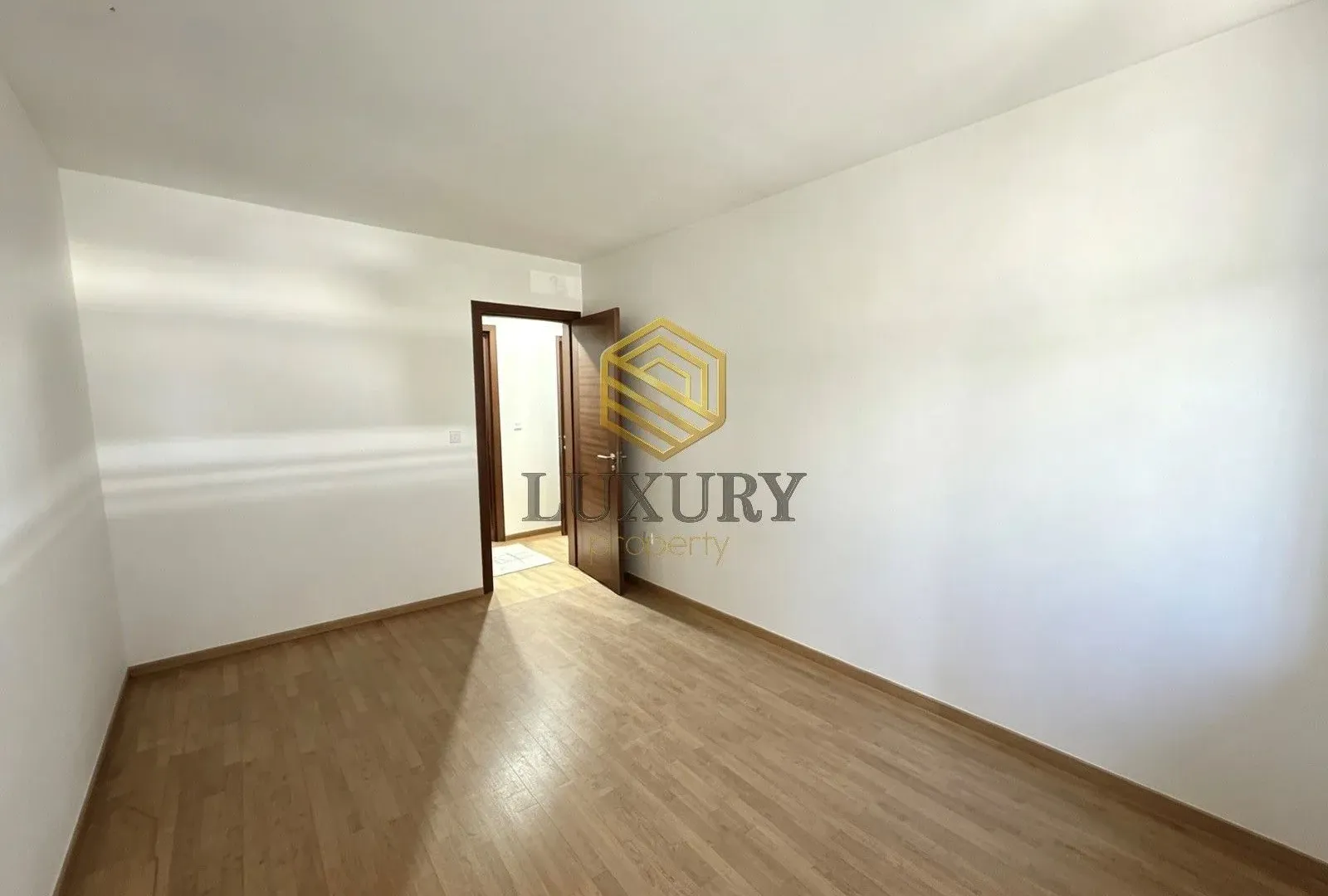 Prodaja, trosoban stan, 120m², Tološka šuma, Podgorica