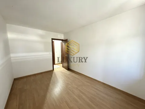 Prodaja, trosoban stan, 120m², Tološka šuma, Podgorica - image 10