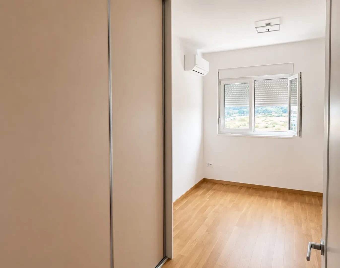 Izdavanje, dvosoban stan, 65m², Stari Aerodrom, Podgorica