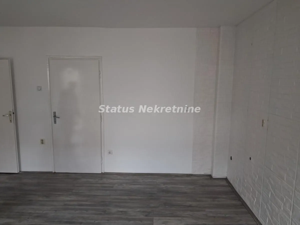 Izdavanje, dvosoban stan, 54m², Železnička Stanica, Novi Sad Sve Podlokacije
