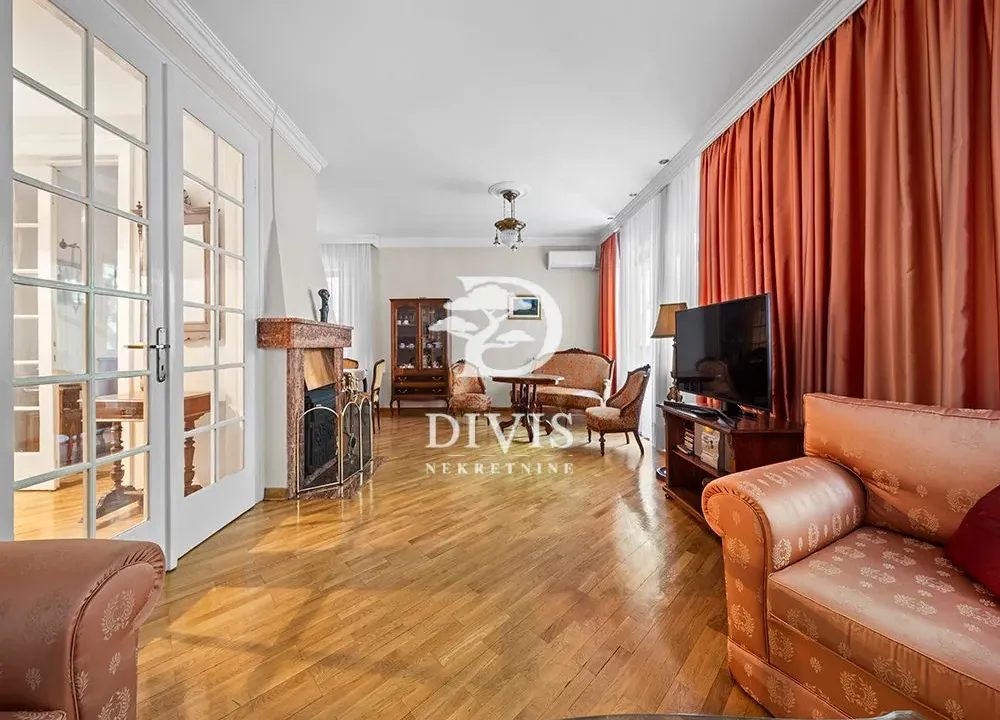 Sale, house, 237m², Vračar Sve Podlokacije, Beograd