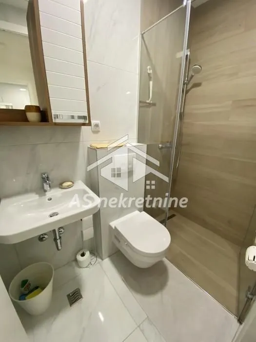 Rent, apartment, 77m², Vračar Sve Podlokacije, Beograd