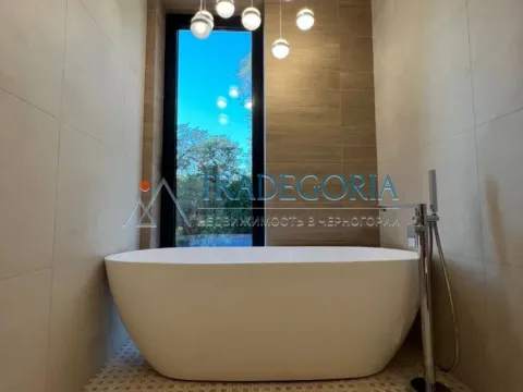 Prodaja, kuća, 480m², Tivat, Crna Gora - image 9