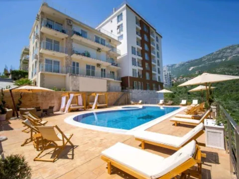 Sale, one bedroom apartment, 43m², Bečići, Budva - image 1