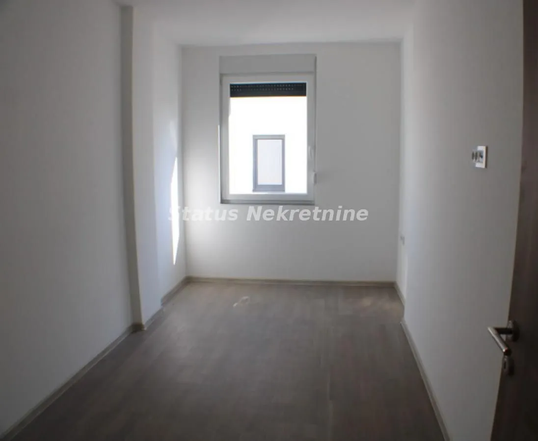 Prodaja, četvorosoban stan, 78m², Petrovaradin, Novi Sad