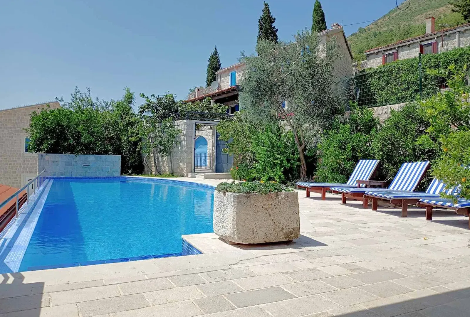 Sale, house, 311m², Reževići, Budva