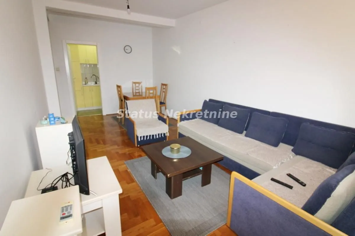 Izdavanje, dvosoban stan, 52m², Bulevar Oslobodjenja, Novi Sad Sve Podlokacije