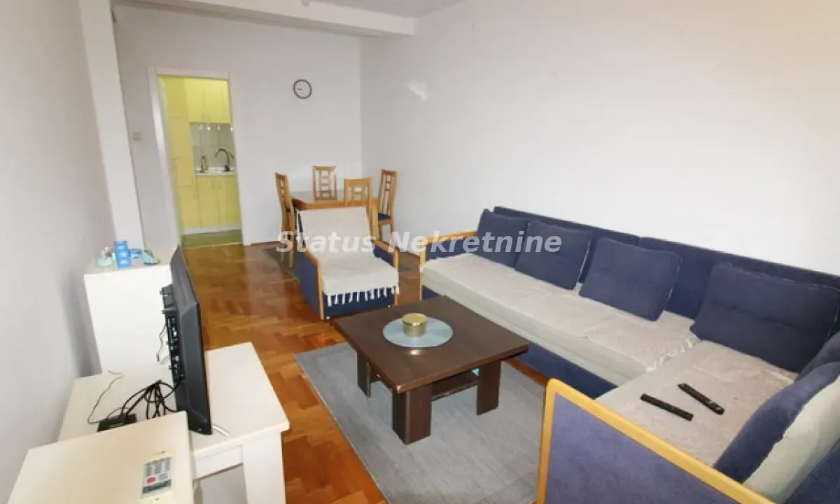 Izdavanje, dvosoban stan, 52m², Bulevar Oslobodjenja, Novi Sad Sve Podlokacije