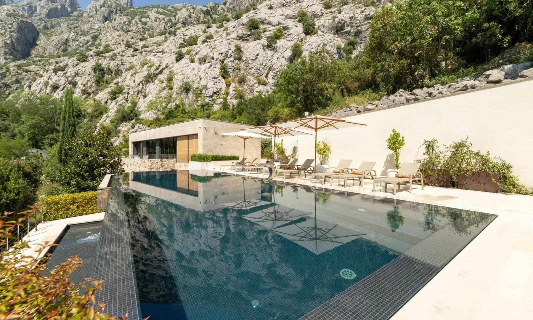 Prodaja, kuća, 526m², Orahovac, Kotor