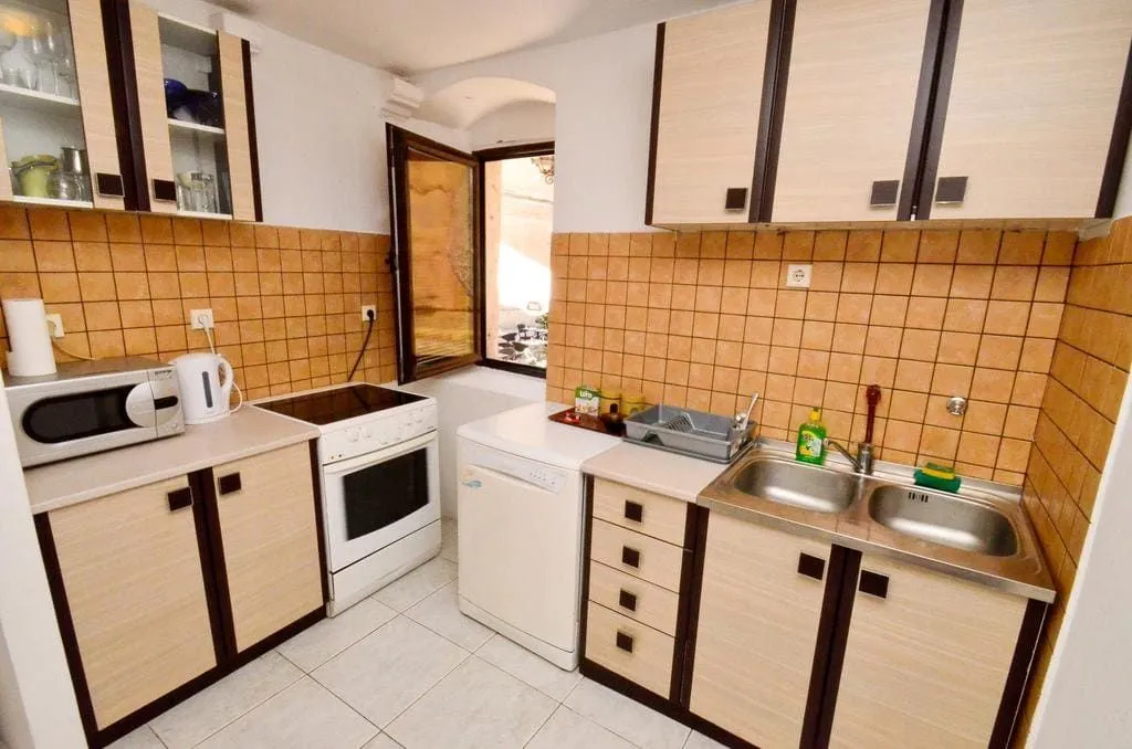 Sale, house, 240m², Kotor, Crna Gora