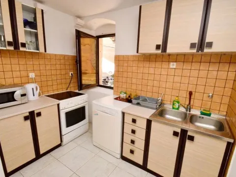 Sale, house, 240m², Kotor, Crna Gora - image 19