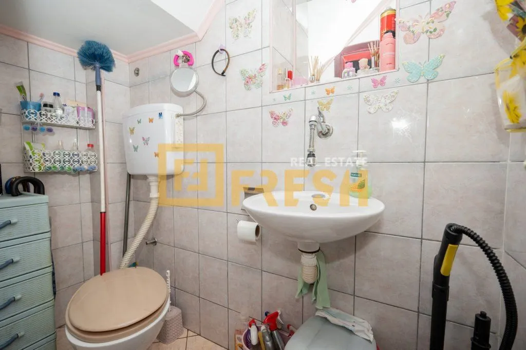 Prodaja, kuća, 140m², Pobrežje, Podgorica