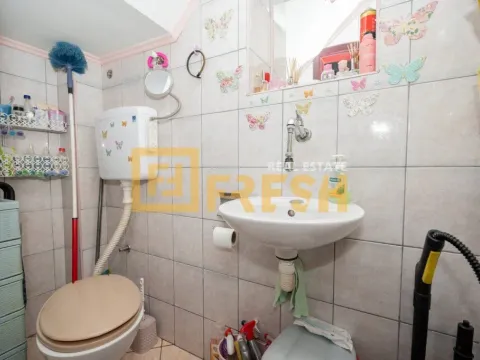 Prodaja, kuća, 140m², Pobrežje, Podgorica - image 16