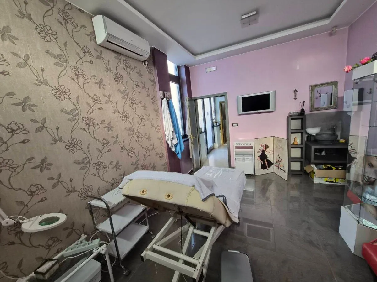 Sale, office space, 60m², Pejton, Podgorica