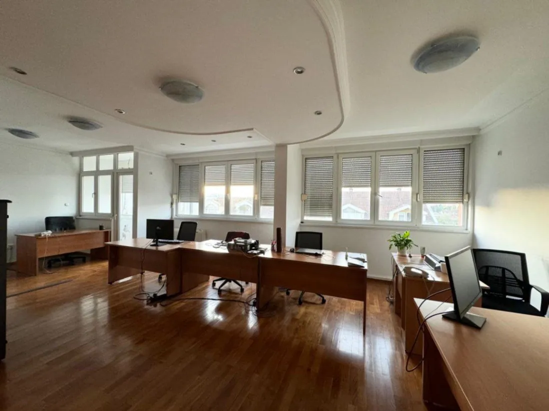 Rent, office space, 84m², Autobuska stanica, Podgorica