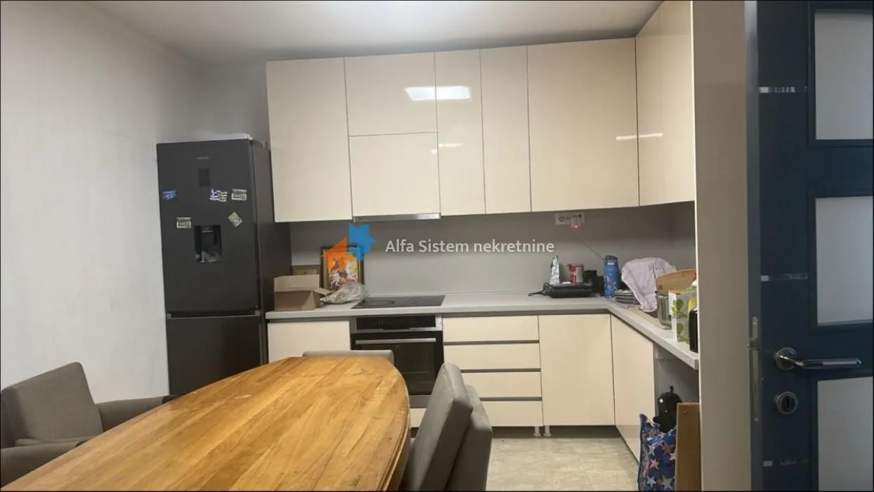 Izdavanje, kuća, 115m², Šumice, Beograd