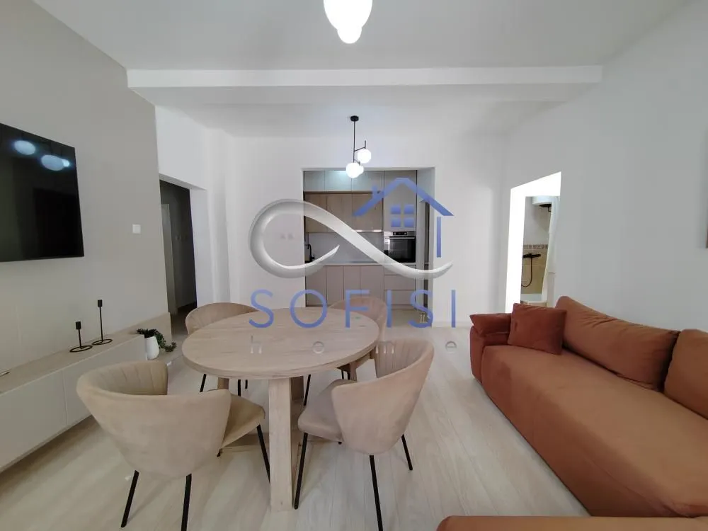 Izdavanje, trosoban stan, 70m², Centar, Novi Sad
